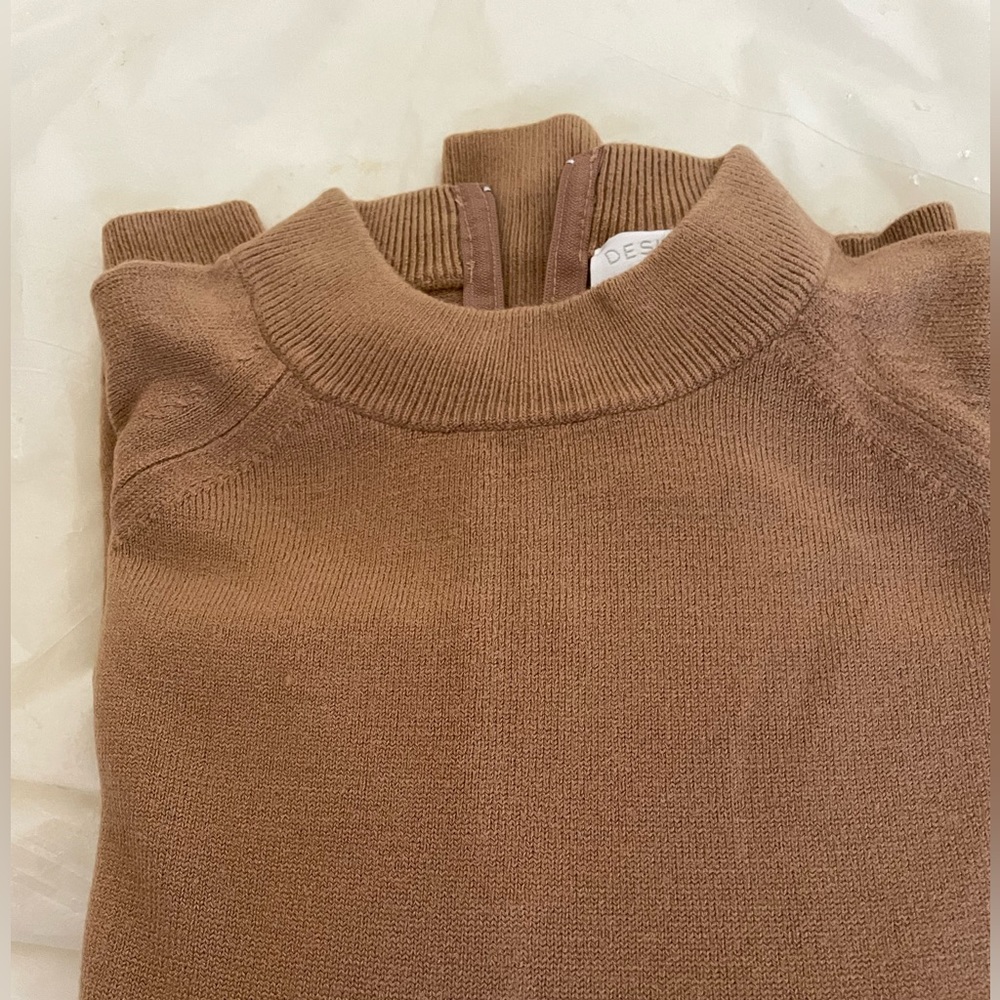 Ladies brand-new tan long sleeve sweater.